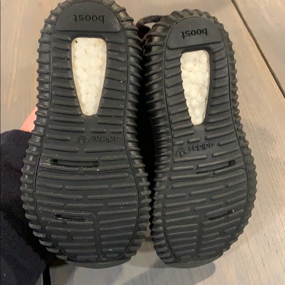 Yeezy Boost 350 Infant Pirate Black Shoe - Picture 3 of 8